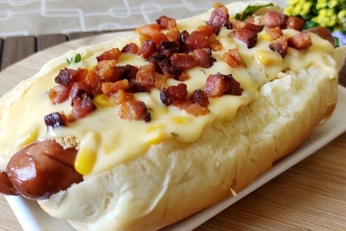 Cachorro quente de linguiça para você fazer em casa gostoso que nem lanche de fast food