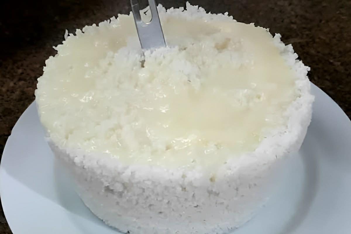 Cuscuz de tapioca molhadinho serve como lanche ou até mesmo com sobremesa