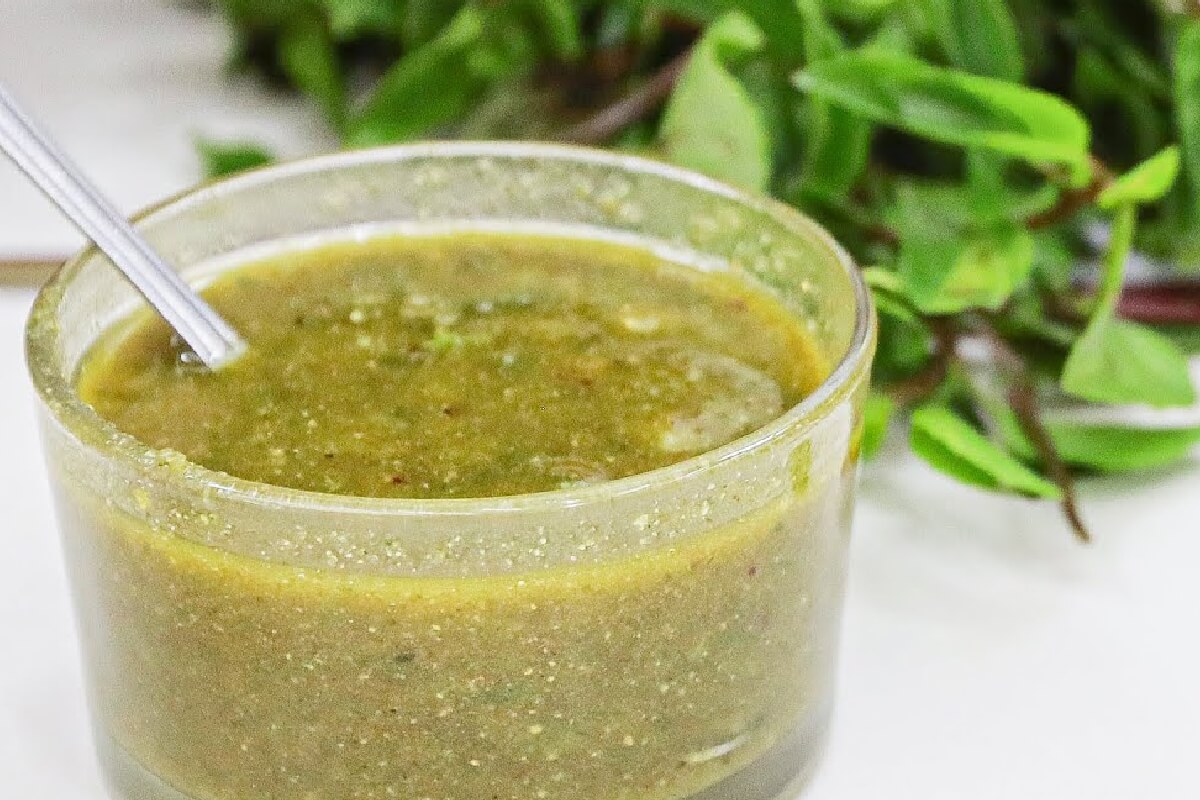 Molho pesto com manjericão um molho delicioso que dá para acompanhar vários pratos na sua cozinha