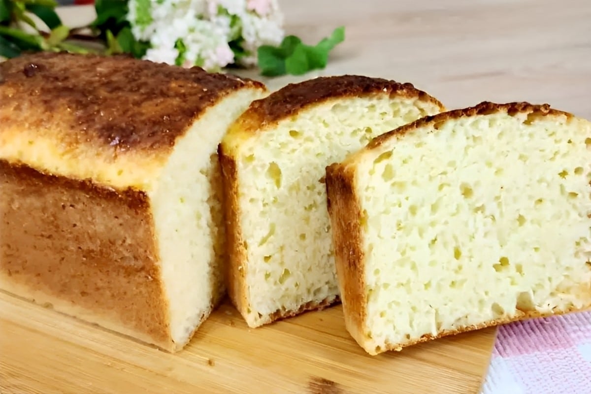 Pão caseiro de liquidificador fofinho e fácil de fazer para servir no lanche da tarde ou café da manhã
