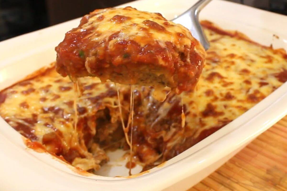 Parmegiana de carne moída um prato barato e econômico para seu almoço de domingo