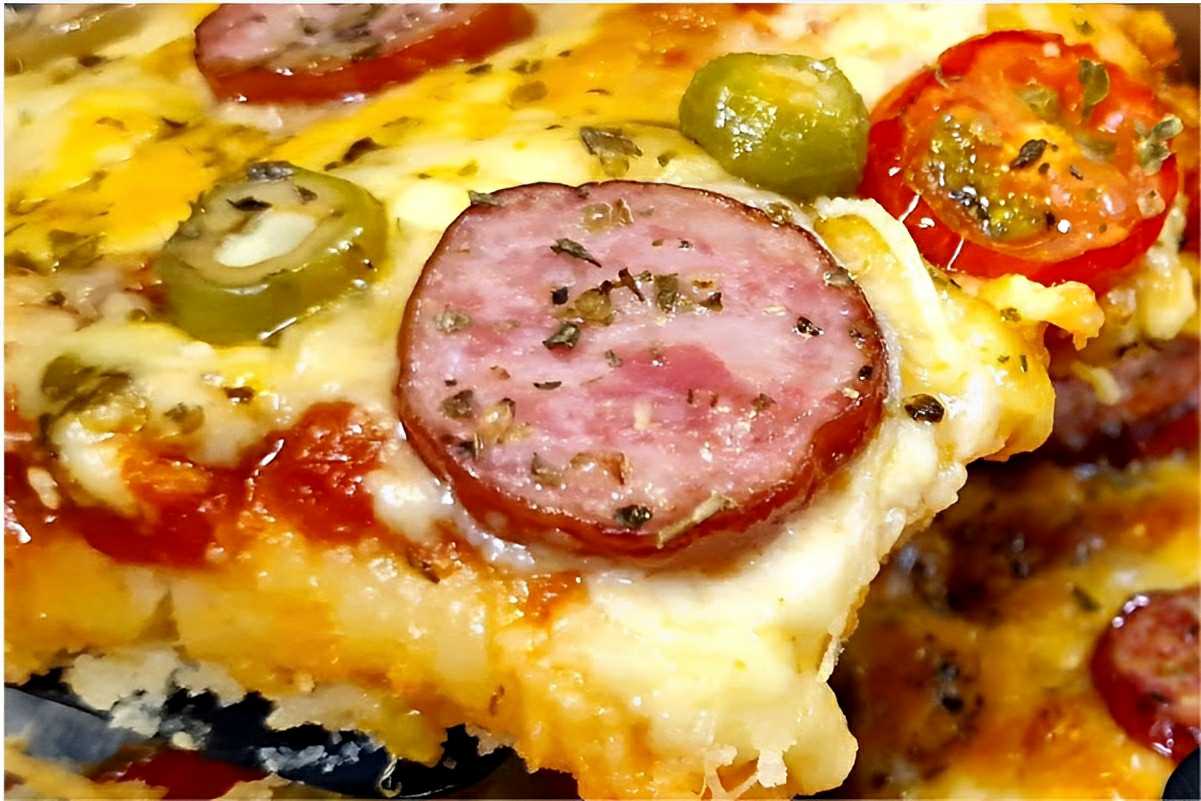 Pizza caseira super recheada e saborosa com uma massa perfeita