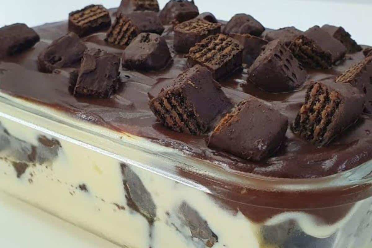 Sobremesa deliciosa de bis para você fazer almoço de ano novo