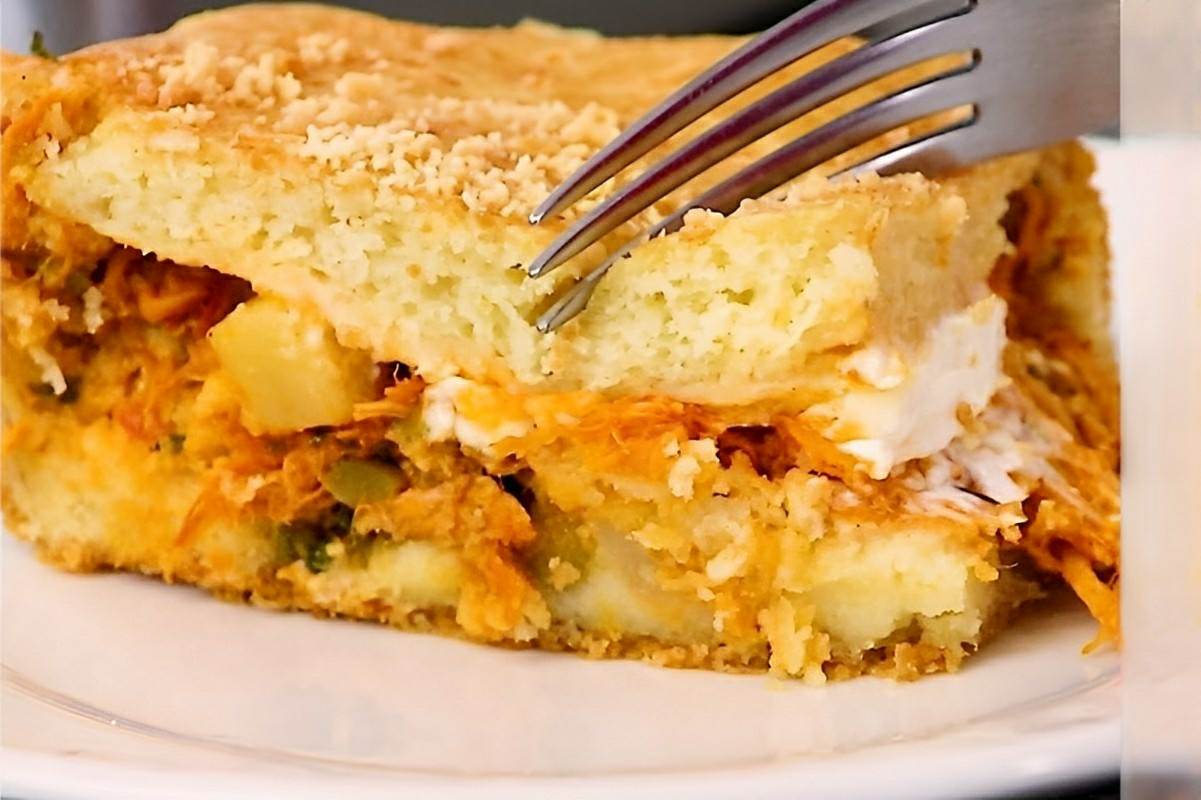 Torta de frango maravilhosa com uma massa que vai surpreender você