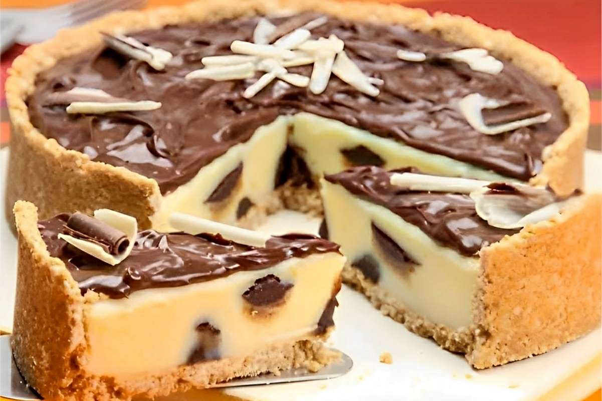 Torta trufada a sobremesa que vai deixar todo mundo com água na boca só de olhar