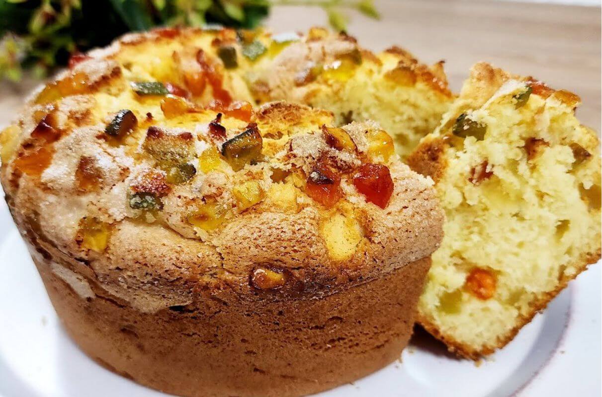 Bolo de frutas fácil e delicioso que é a cara do natal