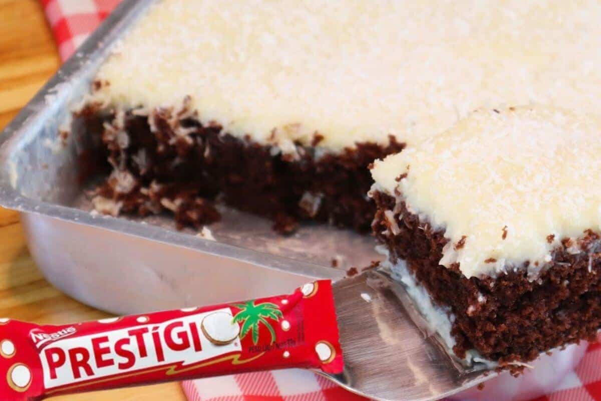 Esse bolo prestígio promete fazer o maior sucesso na sua casa nesse fim de ano
