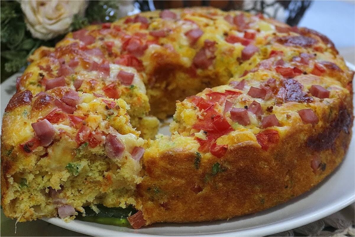Suas visitas de ano novo chegaram: esse bolo salgado fica delicioos e pronto super rápido