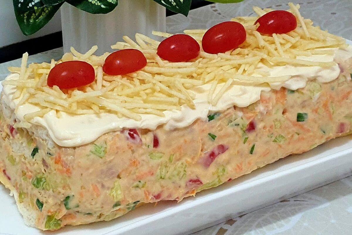 Bolo salgado de atum uma opção leve e deliciosa para a virada de ano