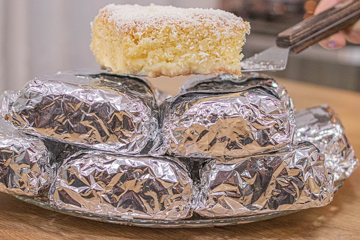 Esse bolo toalha felpuda fica tão molhadinho que serve até com sobremesa do almoço de natal