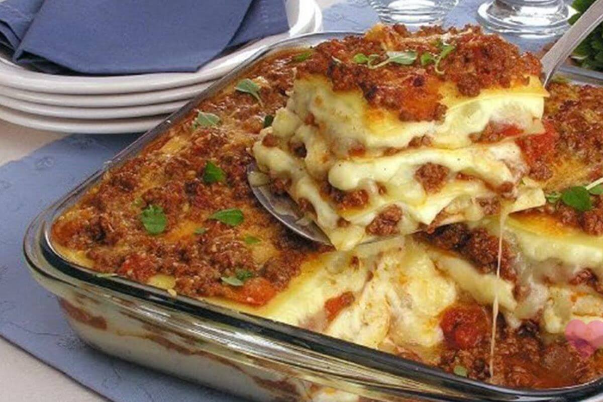 Escondidinho de carne moída uma receita de casa de mãe deliciosa e fácil de preparar