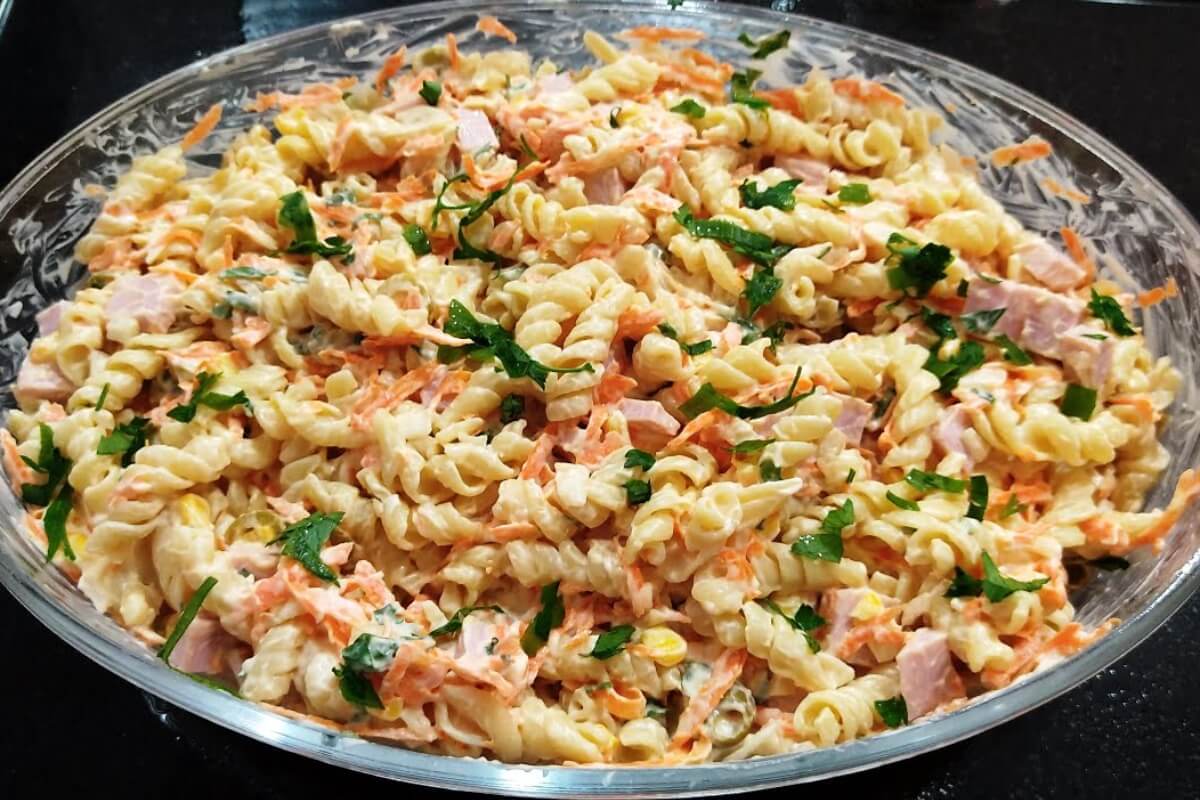 Essa macarronese completa vai ser um sucesso no seu churrasco de natal