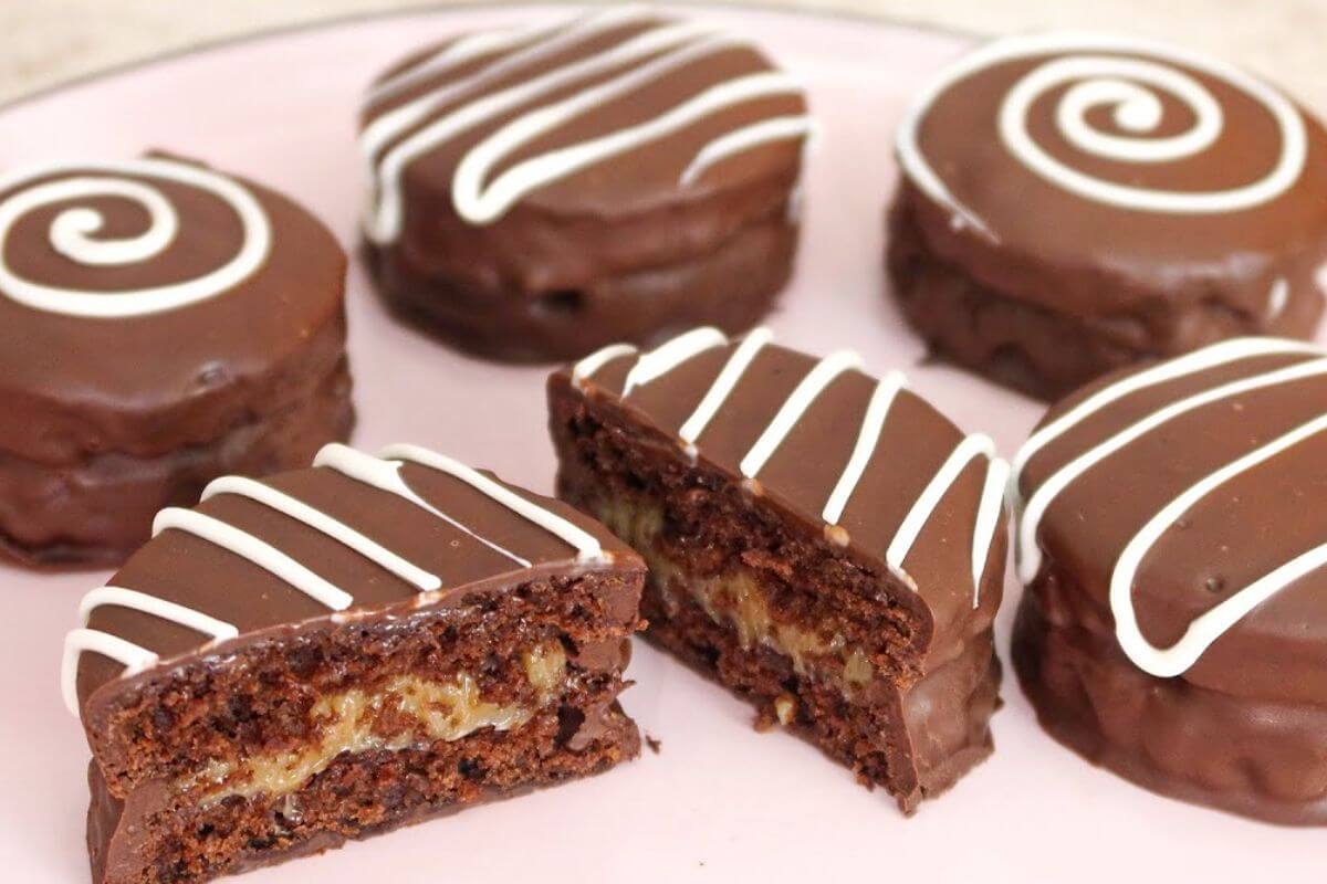 Pão de mel perfeito com uma casquinha incrível de chocolate para servir para criançada nessas férias de fim de ano