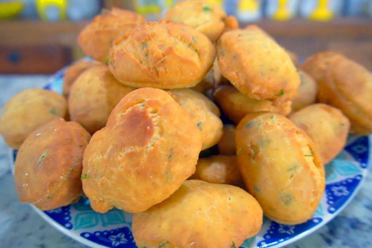 Pãozinho de alho todo mundo vai adorar quando você fizer no lanche da sua família