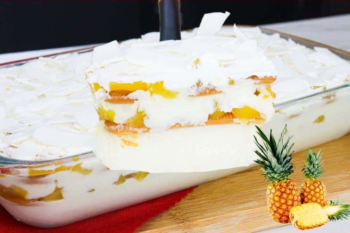 Pavê de abacaxi com coco a sobremesa perfeita que não pode nas suas festas de fim de ano