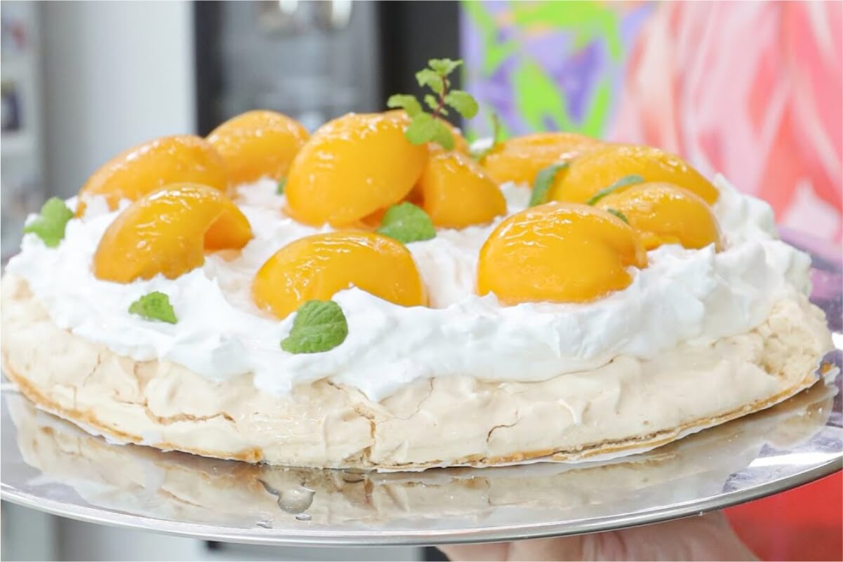 Pavlova de pêssego uma receita de chef de cozinha super fácil para seu ano novo