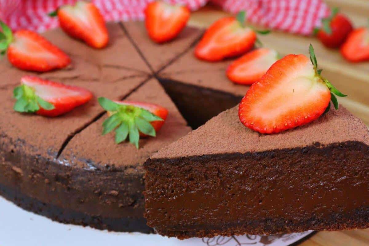 Só de olhar já dá água na boca, essa sobremesa de chocolate é simplesmente maravilhosa