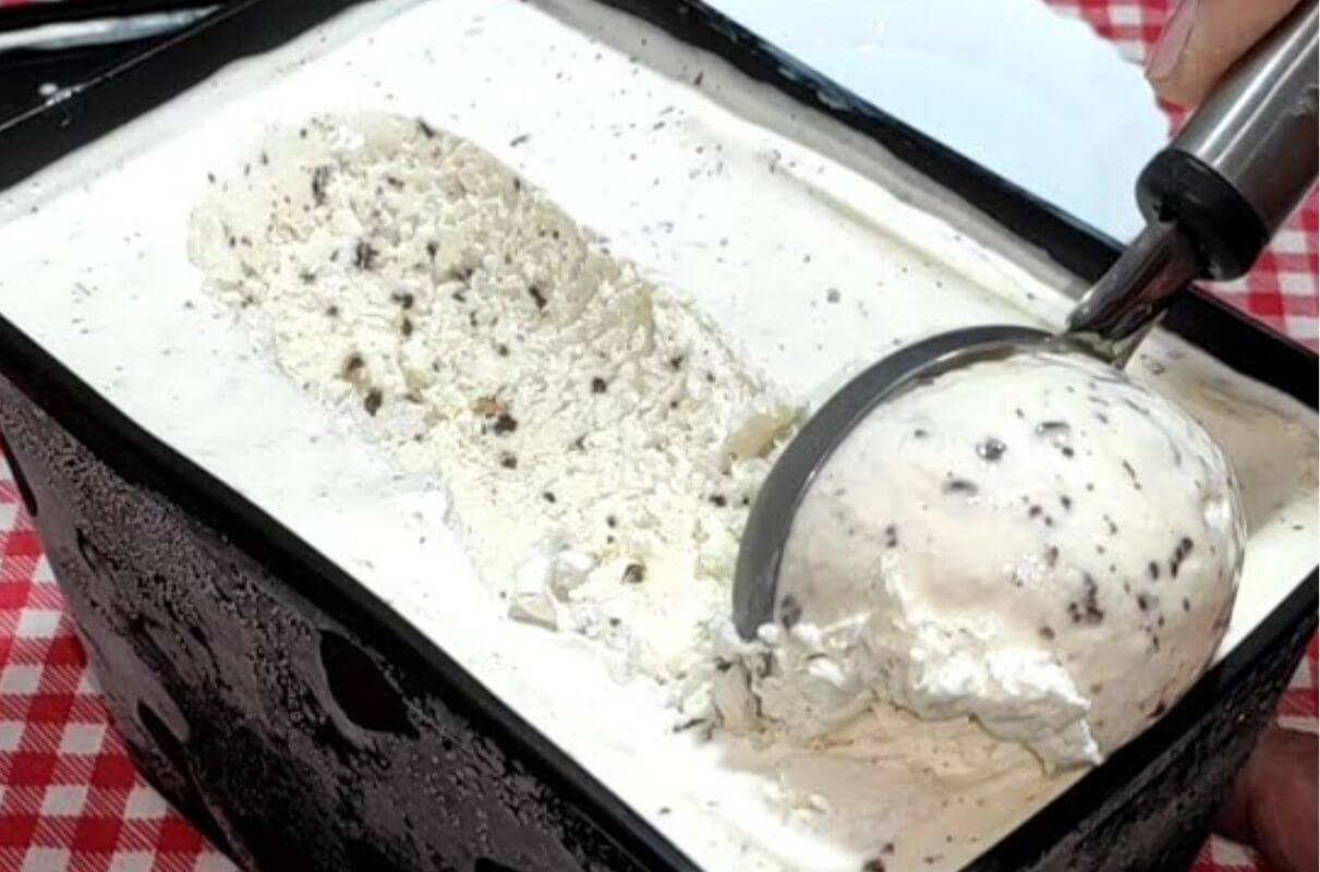 Sorvete de flocos caseiro para você servir na sua sobremesa de Natal