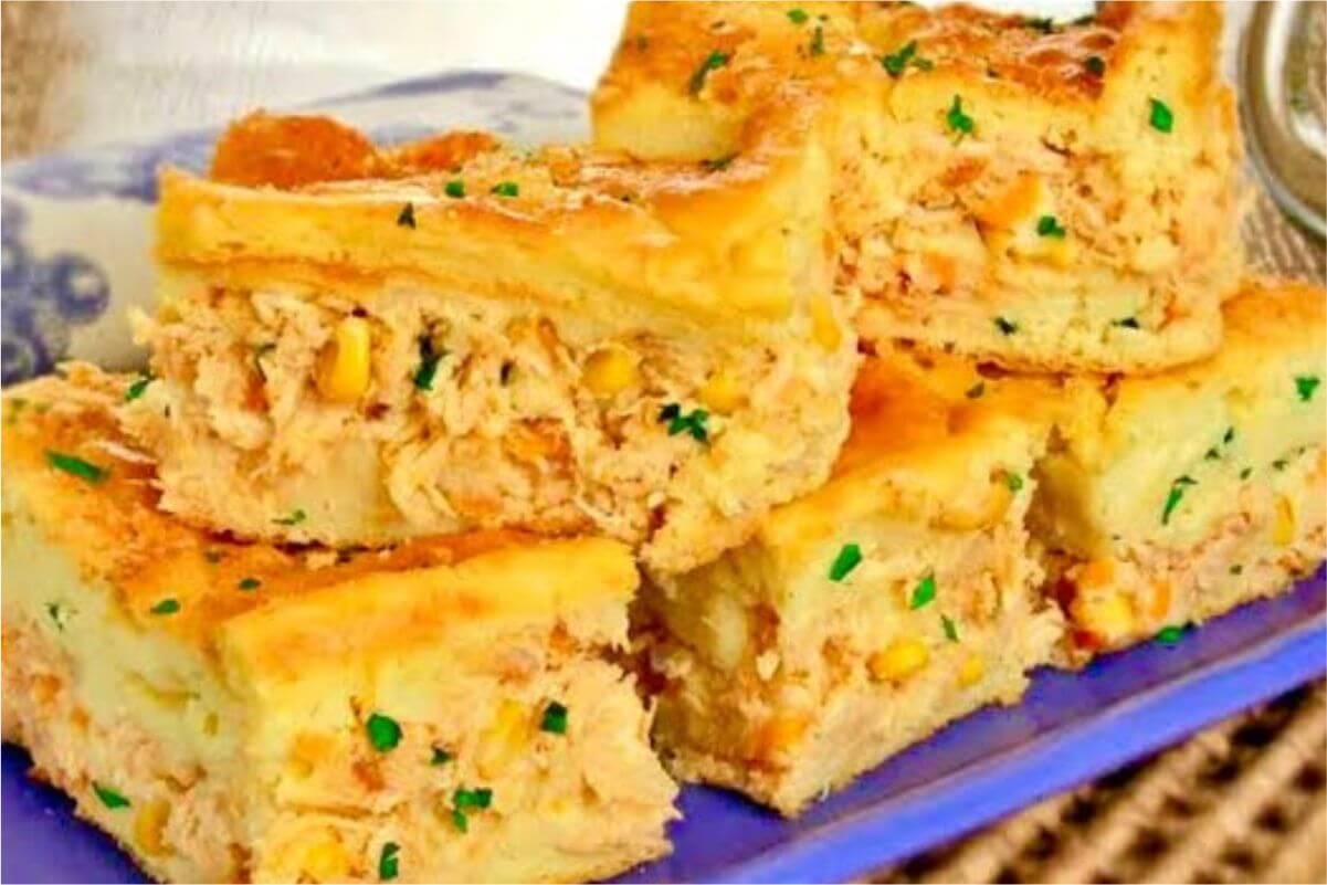 Torta de frango de liquidificador com massa perfeita e um recheio super saboroso