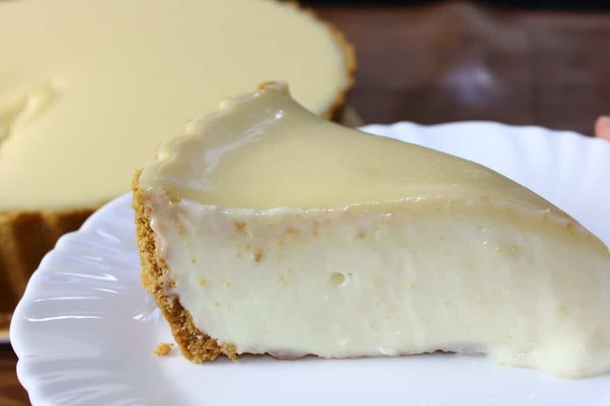 Torta de limão super cremosa e refrescante para sobremesa do almoço de natal