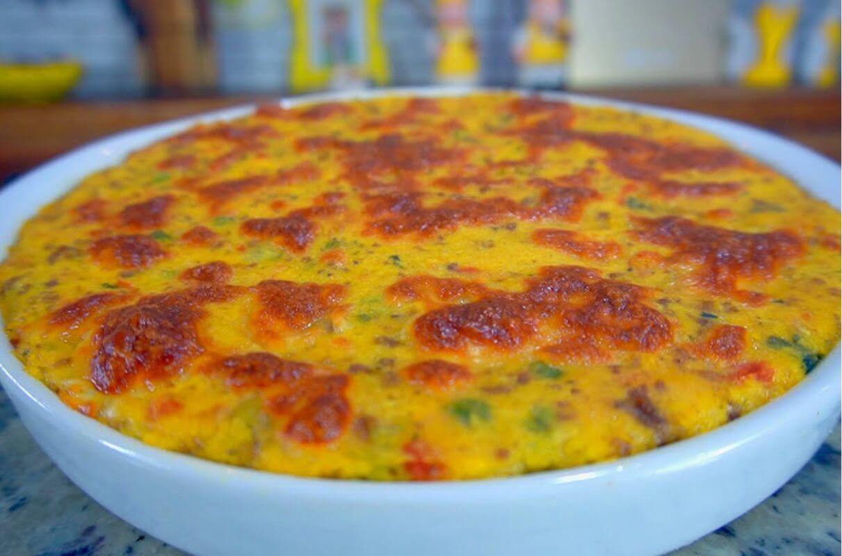 Torta de mandioca cremosa e sem farinha de trigo fica uma maravilha