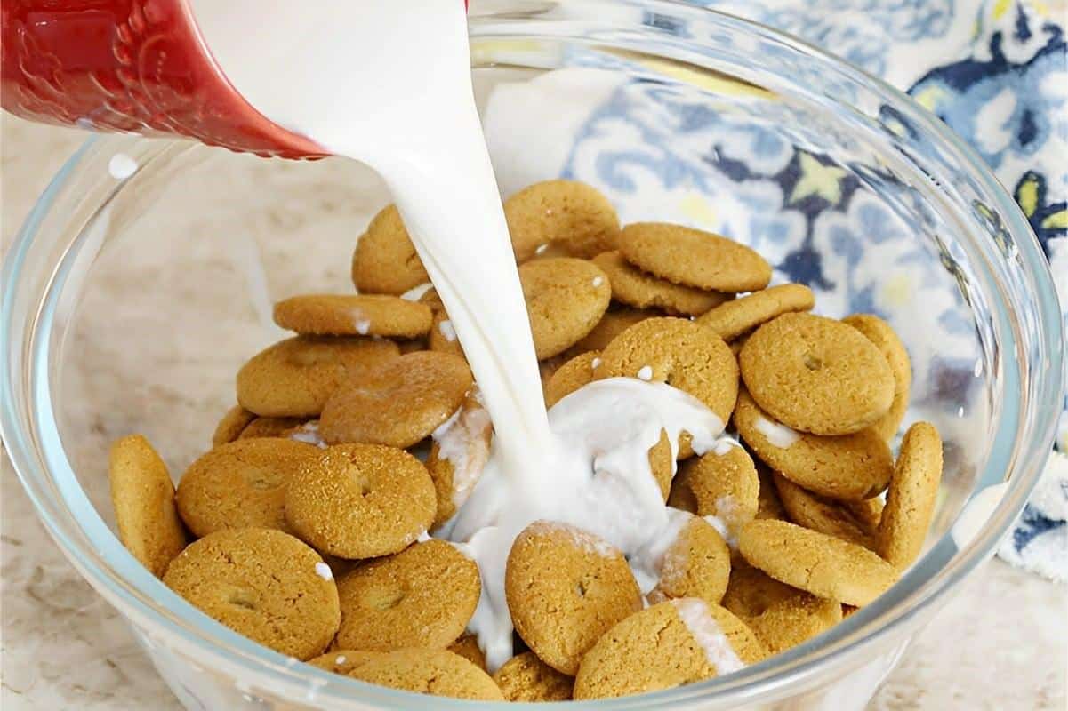 Você não vai acreditar no resultado dessa receita de bolo de 3 ingredientes que fica uma delícia