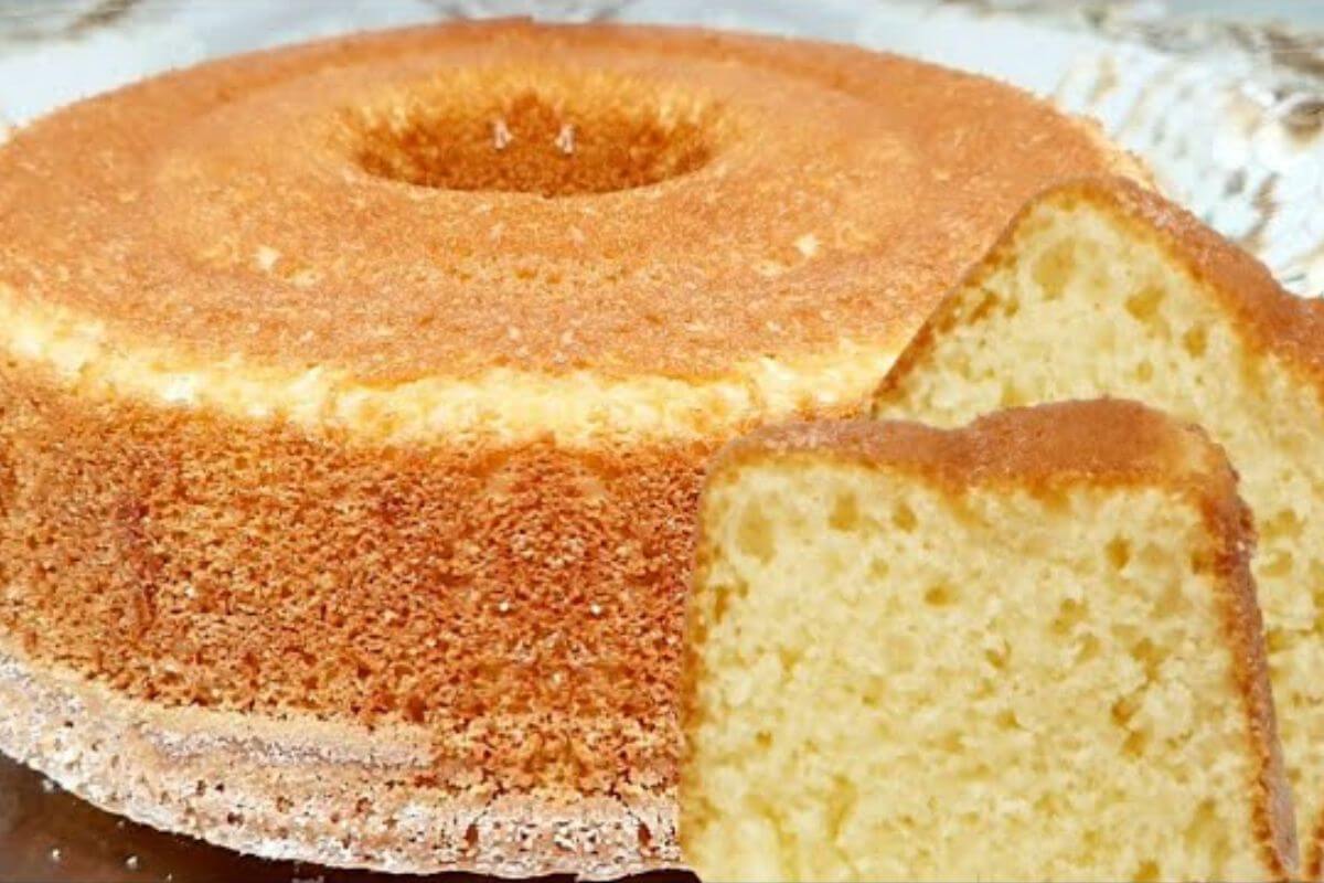 Esse bolo de creme de leite fofinho e macio faz o maior sucesso no lanche da tarde