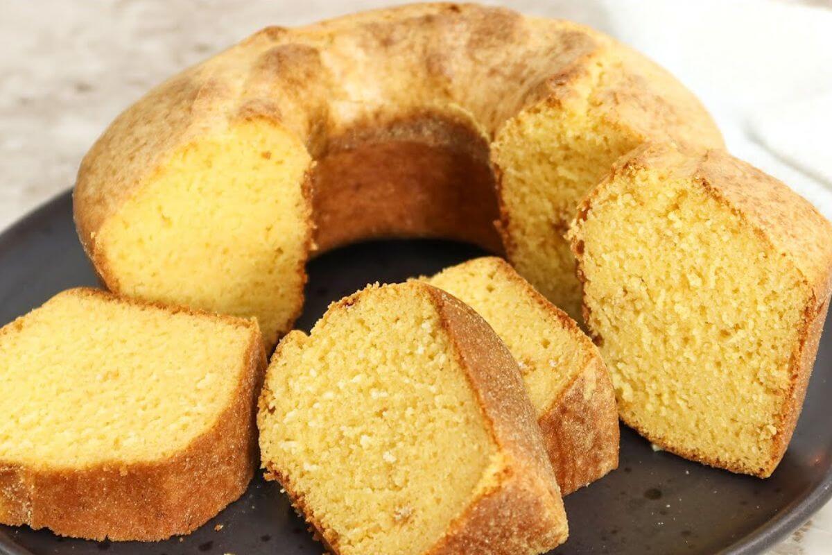 Veja qual é o segredo de um bolo de fubá fofinho e macio