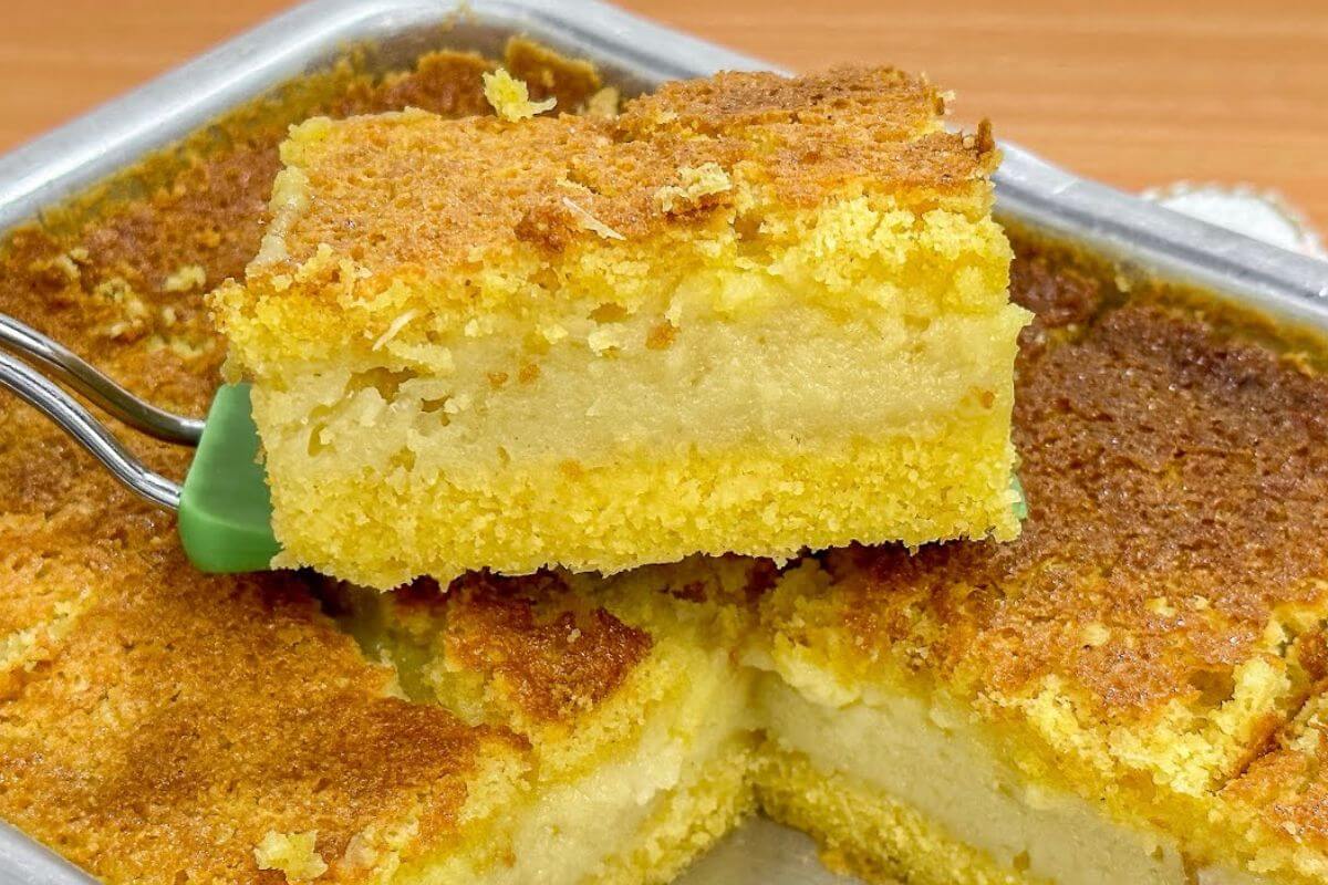 Bolo de fubá cremoso que fica irresistível comer apenas um pedaço