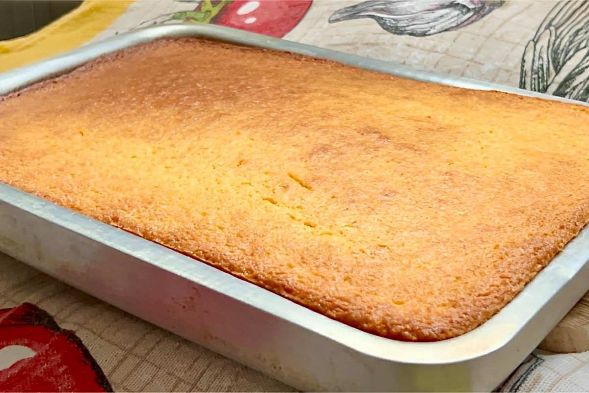 Bolo sem farinha de trigo grande para servir todo mundo no lanche da tarde