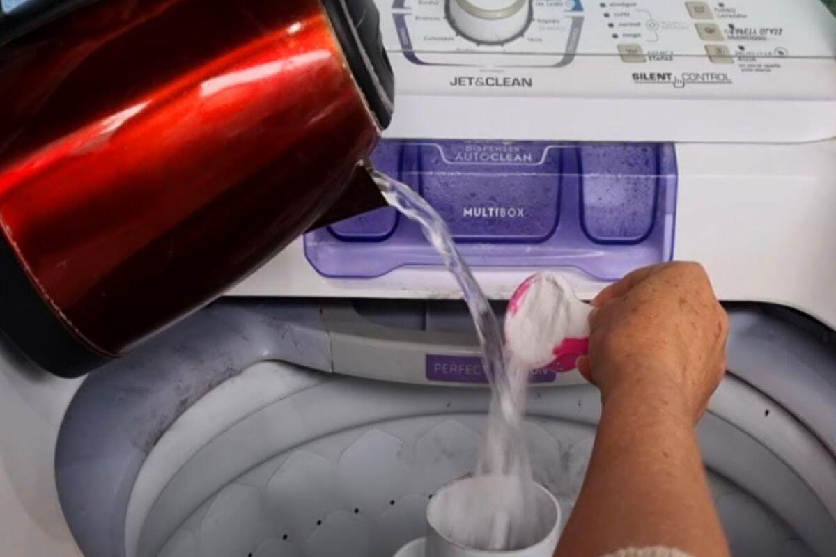 Como fazer limpeza da máquina de lavar para não precisar gastar chamando um técnico em casa
