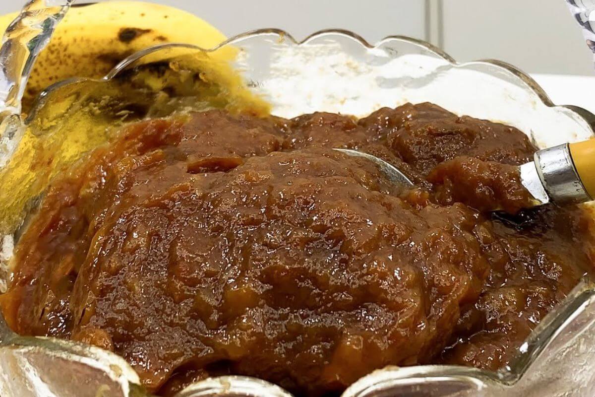 Doce de banana caseiro delicioso feito com ingredientes super baratos e simples
