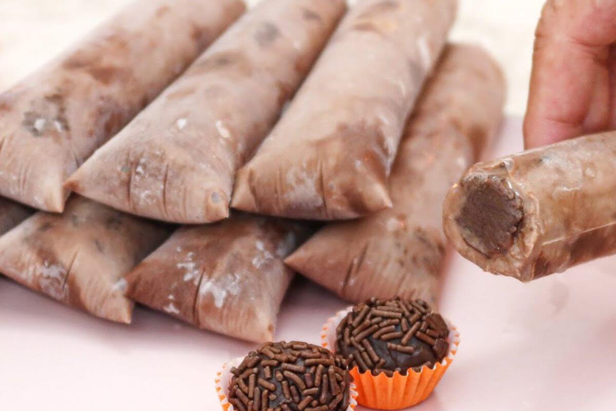 Para suportar esse calor só esse geladinho de brigadeiro de dar água na boca