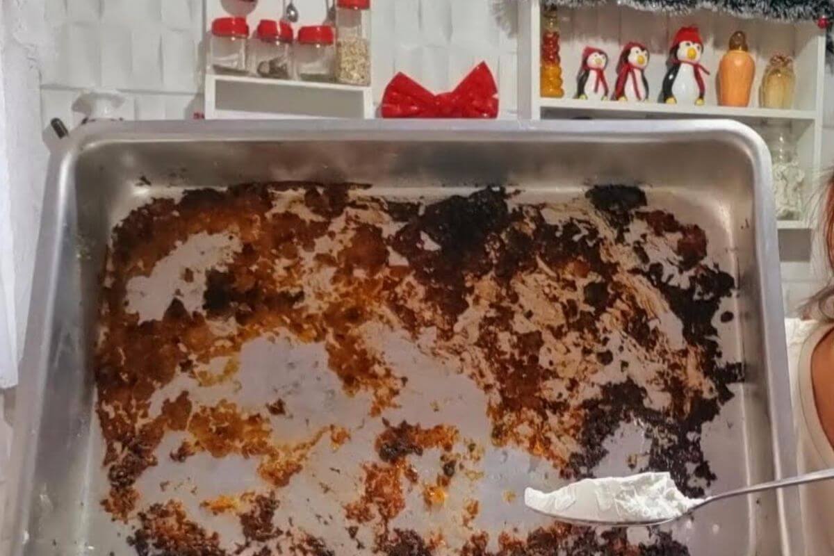 Como limpar assadeira queimada e tirar toda sujeira de gordura grudada
