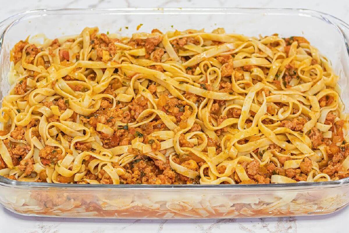 Macarrão à linguiça toscana um prato cheio de sabor para você fazer para sua família