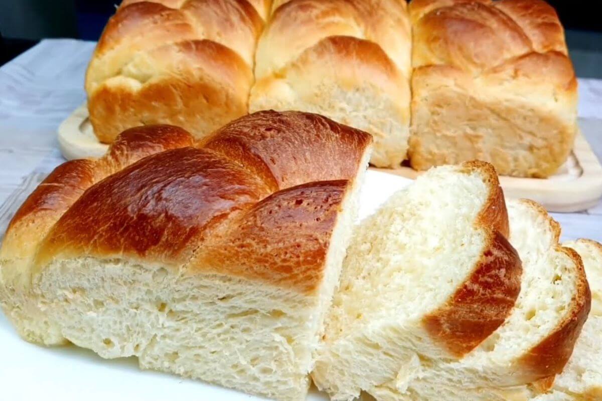 Muito fofinho e macio esse pão brioche é ótimo para o café ou lanche da tarde