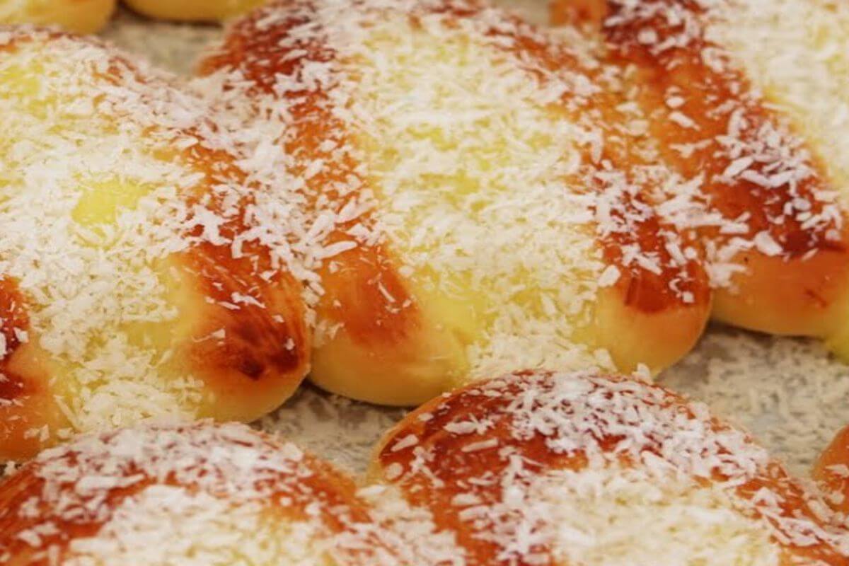 Pão doce de padaria bem fofinho e um creme perfeito como cobertura