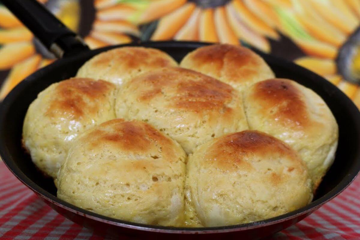 Pão de frigideira super fofinho e macio que fica pronto em meia hora
