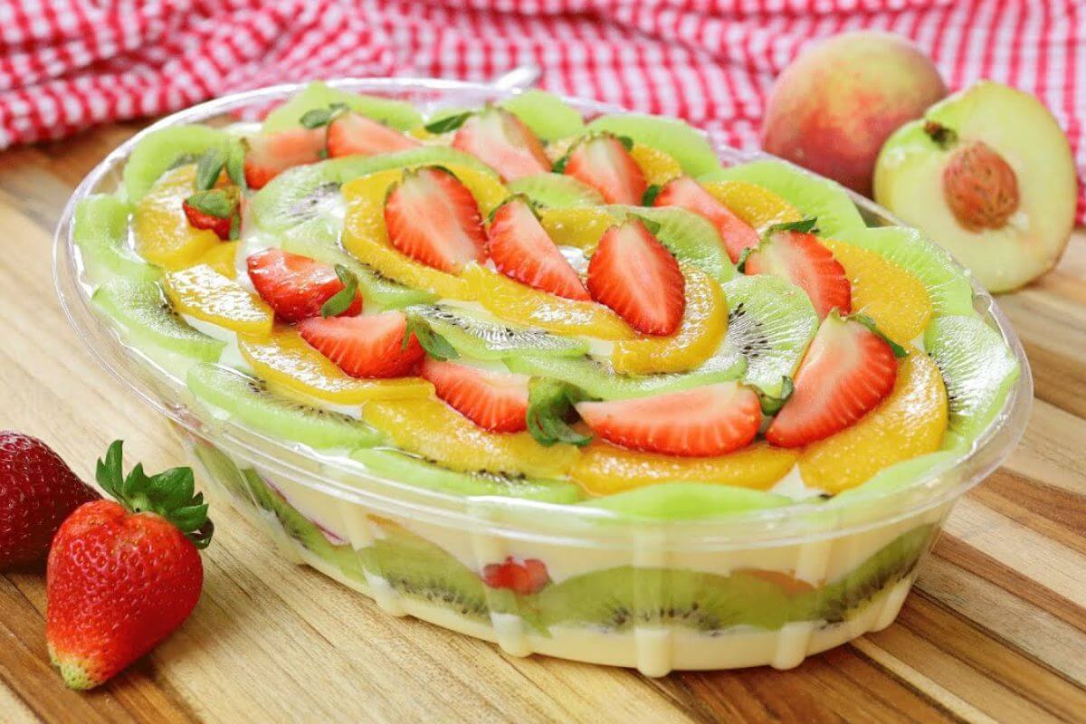 Pavê de frutas uma sobremesa de verão super refrescante e fácil de preparar