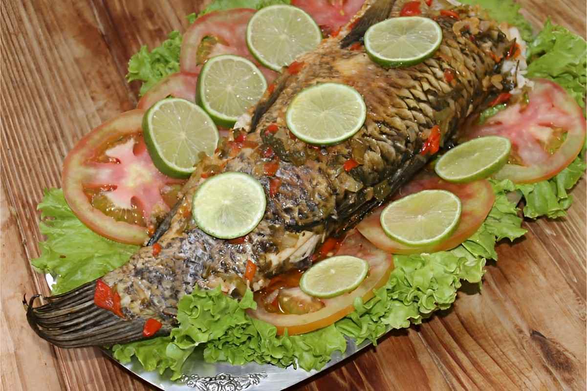 Receita mais saborosa de peixe assado que você já viu bem suculento e temperado