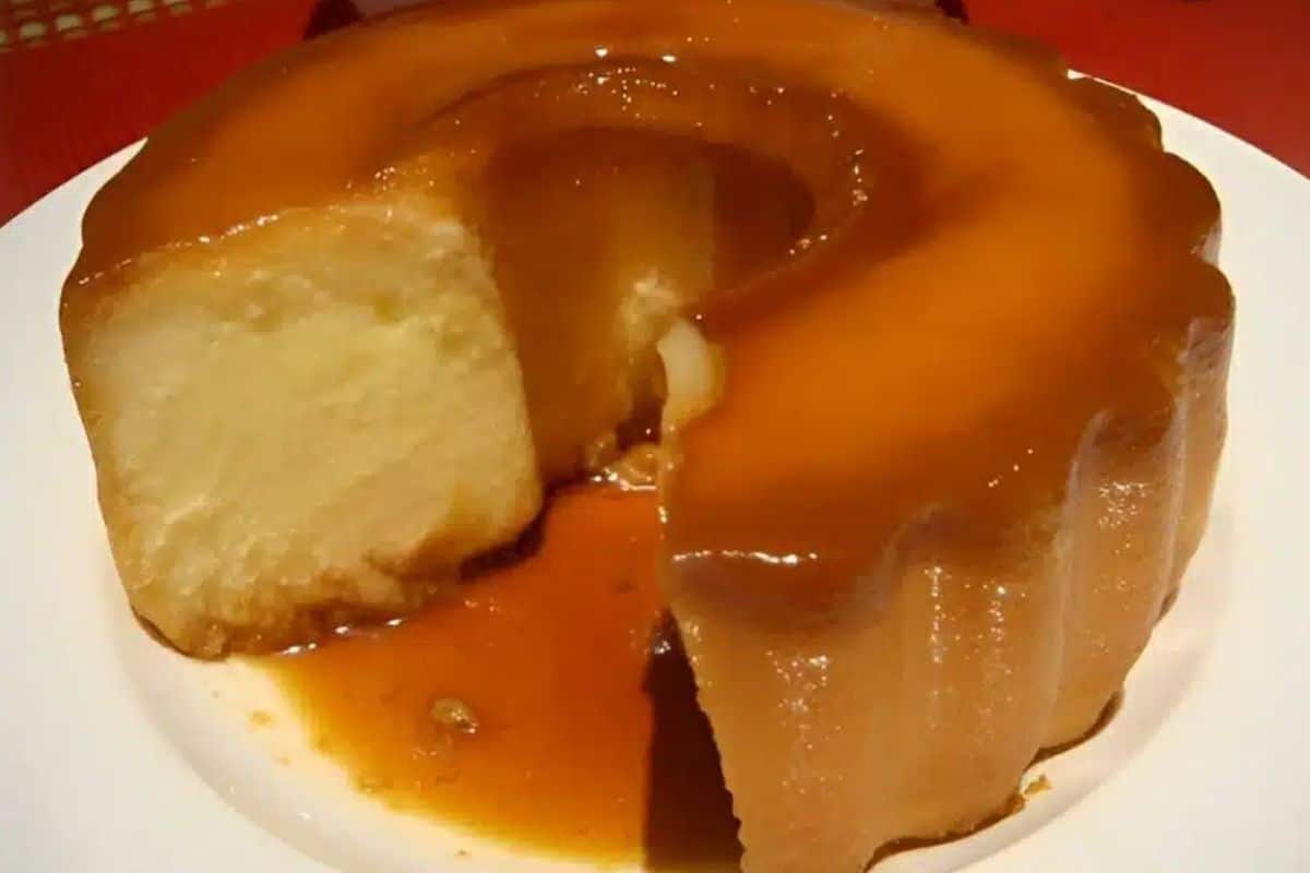 Pudim de creme de leite é uma sobremesa simples de fazer mas que extremamente saborosa