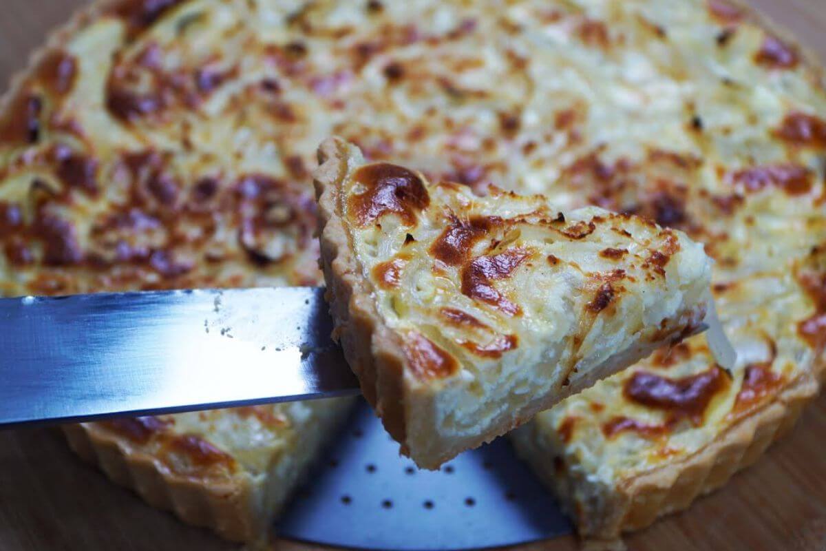Quiche de cebola muito gostoso para você servir um jantar diferente na sua casa