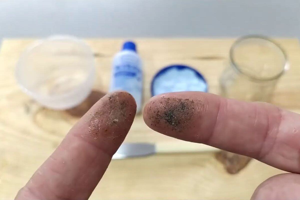 Você não vai acreditar nessa dica de como remover super bonder dos dedos