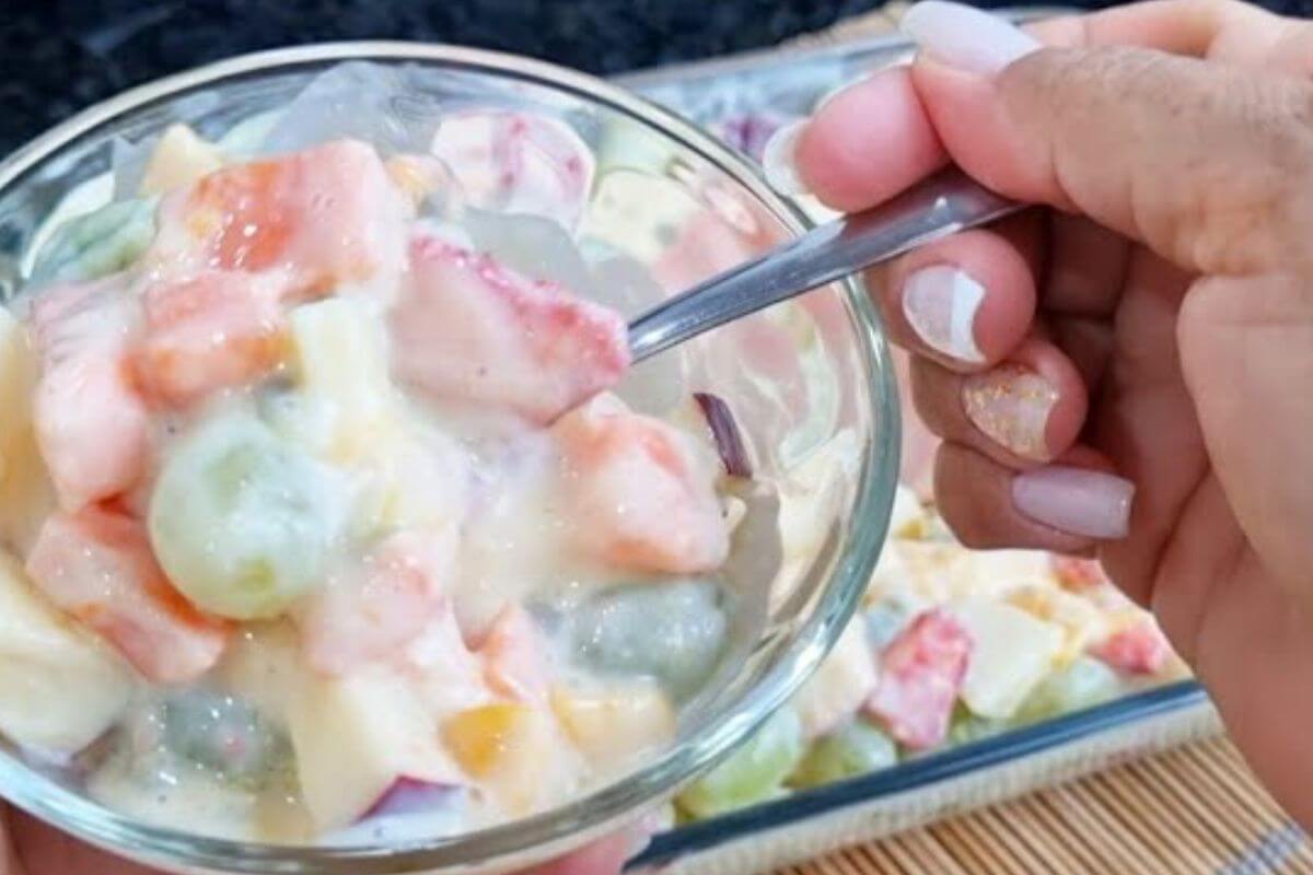 Salada de frutas com mousse de maracujá uma experiência que dá certo e faz muito sucesso