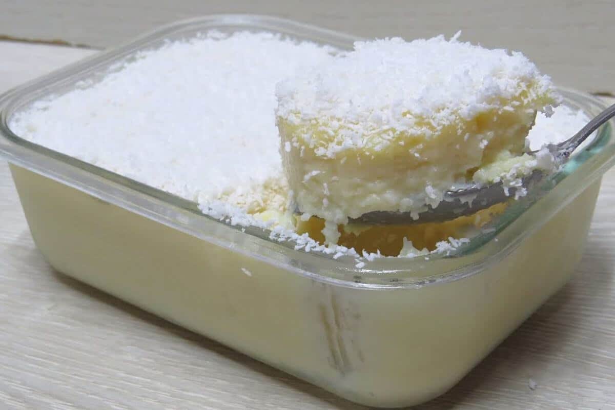 Sobremesa de coco cremosa fácil de fazer ótima para você servir no seu final de semana