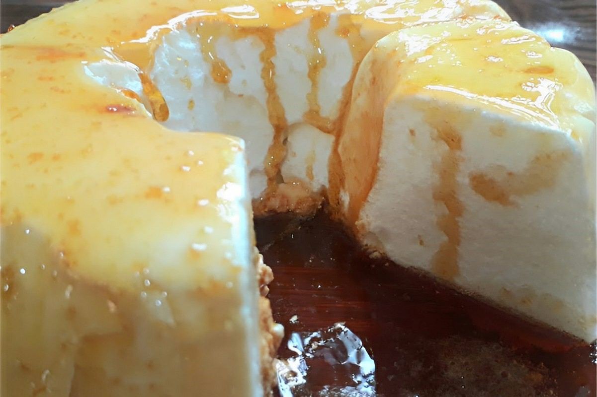 Sobremesa econômica com 2 ingredientes tão gostosa que você vai querer fazer 3 vezes na semana