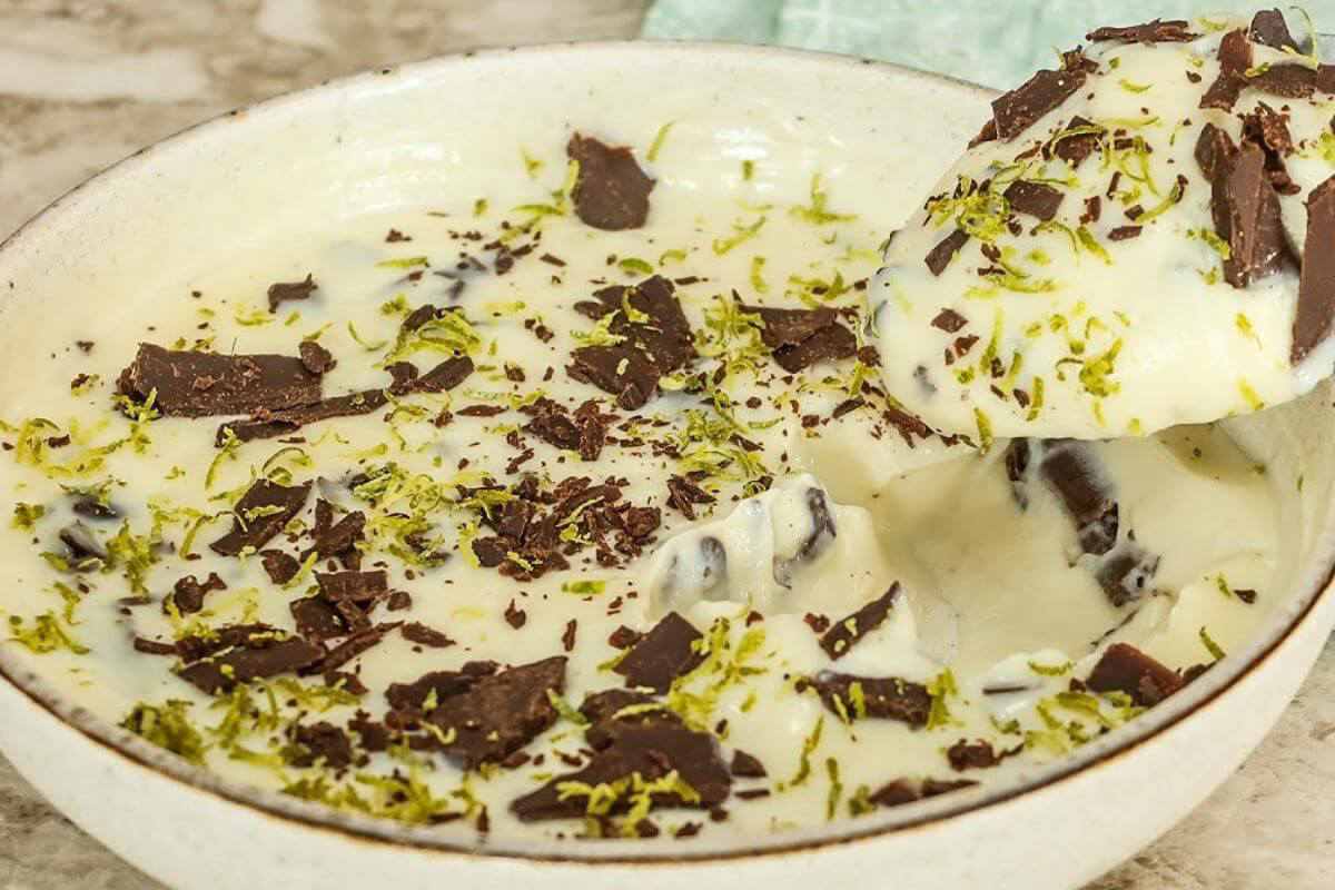 Sobremesa refrescante de limão que você precisa fazer porque fica maravilhosa