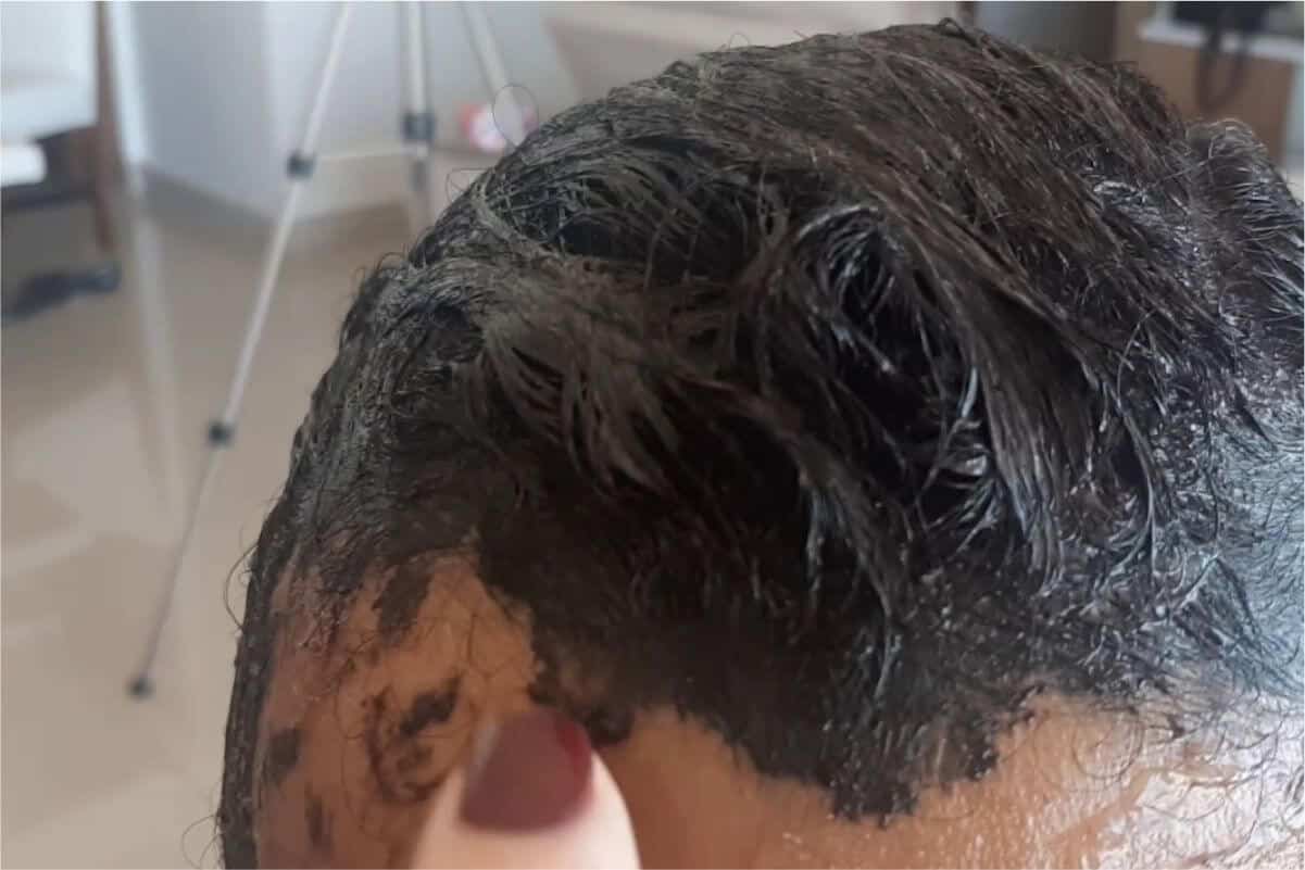 Veja um jeito prático e fácil de como tirar tinta de cabelo da pele