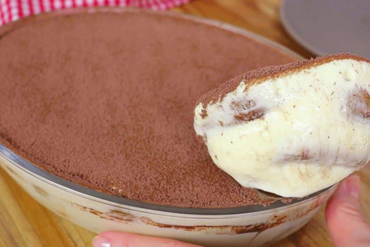 Tiramisú fácil e econômico que combina com qualquer dia da semana