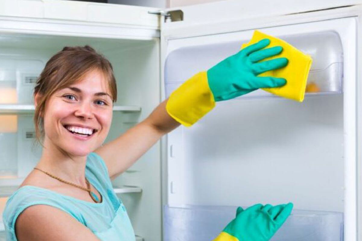 Dica perfeita para você limpar borracha da geladeira sem esforço